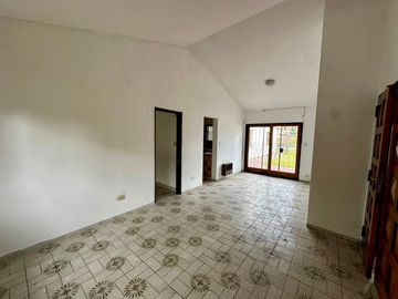 VENTA CASA CENTERARIO 4 DORMI ESCRI PILETA A REFAC