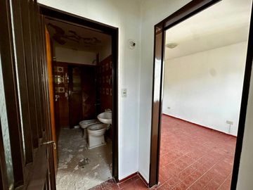 VENTA CASA CENTERARIO 4 DORMI ESCRI PILETA A REFAC