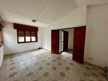 VENTA CASA CENTERARIO 4 DORMI ESCRI PILETA A REFAC