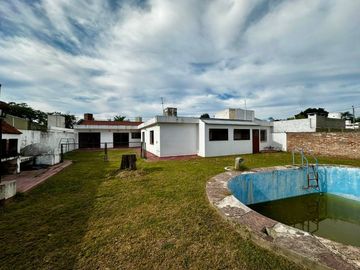 VENTA CASA CENTERARIO 4 DORMI ESCRI PILETA A REFAC