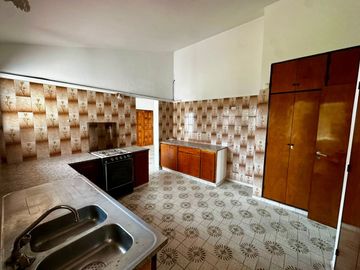 VENTA CASA CENTERARIO 4 DORMI ESCRI PILETA A REFAC