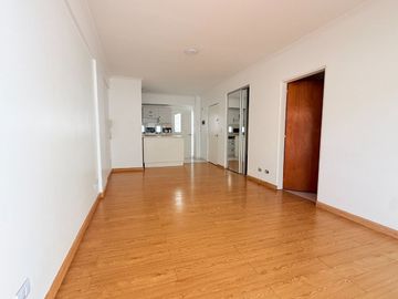 VENTA DEPARTAMENTO CON PATIO EN CABALLITO