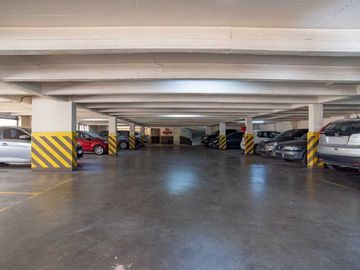 Venta Cocheras en Barrio Norte Lote de 4 Unidades