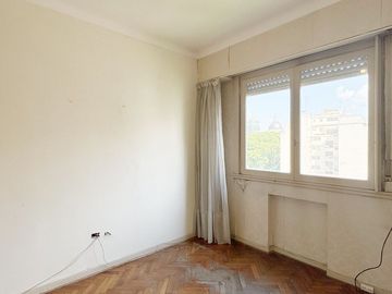 VENTA DPTO 4 AMB  CON TOILETTE Y BALCÓN EN FLORES