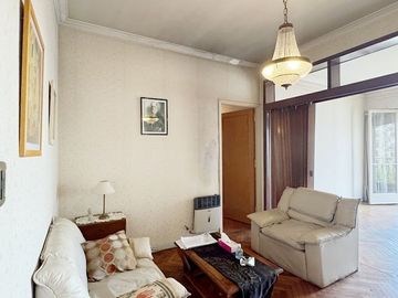 VENTA DPTO 4 AMB  CON TOILETTE Y BALCÓN EN FLORES