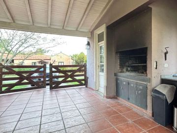Casa Venta 4 Amb Lujan Club Polo Santa Catalina 2