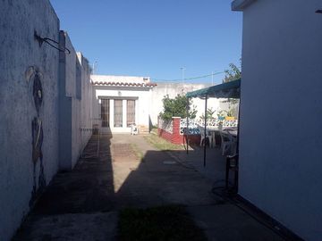 VENTA CASA VILLA SARMIENTO, FONDO LIBRE, GARAGE