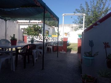 VENTA CASA VILLA SARMIENTO, FONDO LIBRE, GARAGE