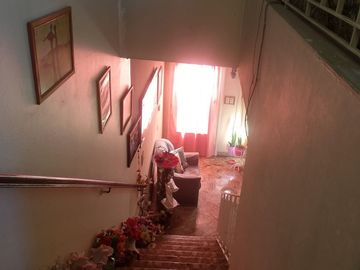 VENTA CASA VILLA SARMIENTO, FONDO LIBRE, GARAGE