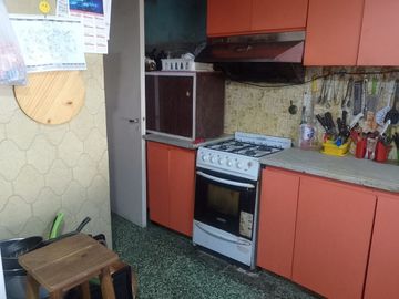 VENTA CASA VILLA SARMIENTO, FONDO LIBRE, GARAGE