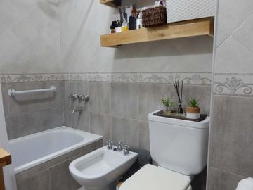 SEMIPISO REFACCIONADO US 130.000, 3 AMB. CABALLITO