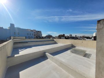 VENTA DEPOSITO OFICINAS Y DEPTO CON TERRAZA V LURO