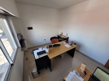 VENTA DEPOSITO OFICINAS Y DEPTO CON TERRAZA V LURO