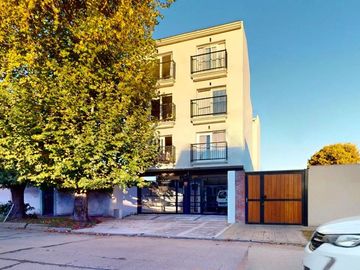 VENTA DEPARTAMENTO 2 AMBIENTES CON COCHERA DOBLE