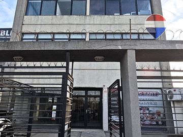 Blue Office. Oficina 40 mts. Colectora Maschwitz.