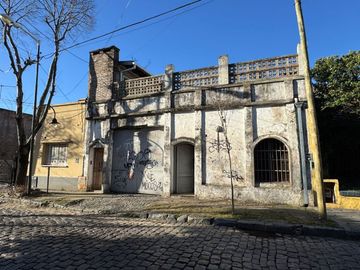 Vivienda en PA con 3 dormitorios + depósito en PB.