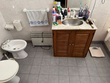 Vivienda en PA con 3 dormitorios + depósito en PB.