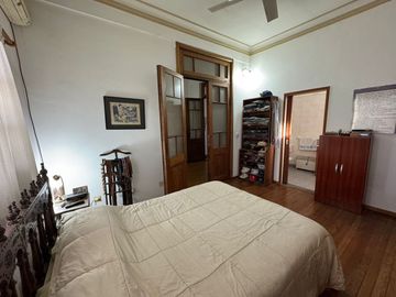 Vivienda en PA con 3 dormitorios + depósito en PB.
