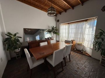 Vivienda en PA con 3 dormitorios + depósito en PB.