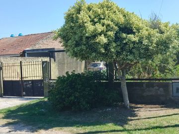 Casa 3 dormitorios en venta Los Hornos