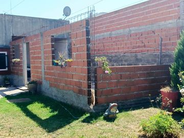 Casa 3 dormitorios en venta Los Hornos