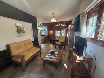 Venta casa Mar Azul 4 ambientes cerca del  mar
