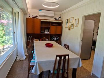 Casa a la venta en Pinamar zona iglesia