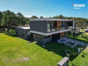 VENTA CASA PINAMAR VISTA AL MAR