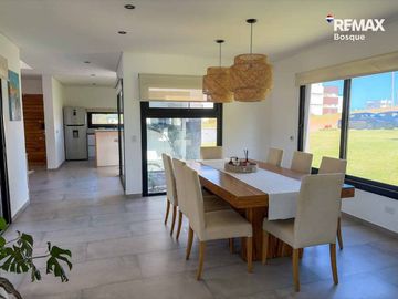 VENTA CASA PINAMAR VISTA AL MAR