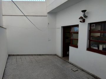 VENTA CASA 5 AMBIENTES QUINCHO COCHERA 2 AUTOS