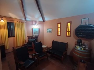 VENTA Casa 3 dormitorios - Zona Ruta 20