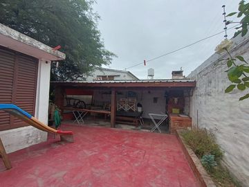 VENTA Casa 3 dormitorios - Zona Ruta 20