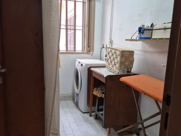 VENDE CASA DE 4 DORM EN BARRIO PARQUE REPUBLICA