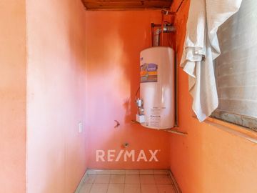 LOCALES COMERCIALES + DEPARTAMENTO EN VENTA