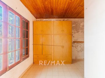 LOCALES COMERCIALES + DEPARTAMENTO EN VENTA