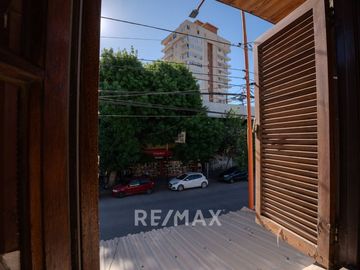LOCALES COMERCIALES + DEPARTAMENTO EN VENTA