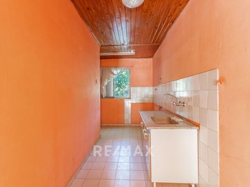 LOCALES COMERCIALES + DEPARTAMENTO EN VENTA