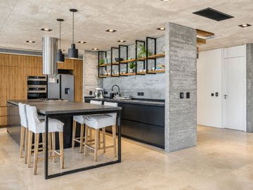 VENTA CASA A LA LAGUNA MUELLES PUERTOS DEL LAGO