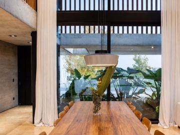 VENTA CASA A LA LAGUNA MUELLES PUERTOS DEL LAGO