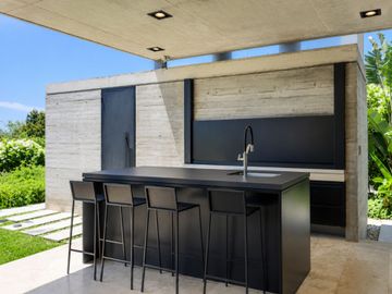 VENTA CASA A LA LAGUNA MUELLES PUERTOS DEL LAGO