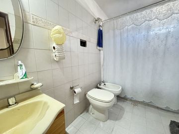 Venta casa dos plantas , Ingresos independientes