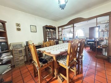 Venta casa dos plantas , Ingresos independientes