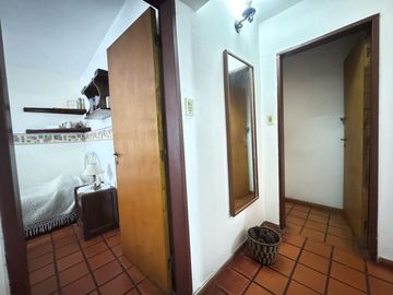 Venta casa dos plantas , Ingresos independientes