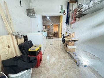 Venta casa dos plantas , Ingresos independientes
