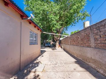 VENTA LOCAL COMERCIAL + CASA DOS DORMITORIOS
