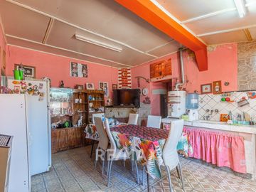 VENTA LOCAL COMERCIAL + CASA DOS DORMITORIOS