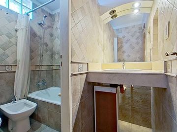 VENTA CASA 5 AMB. JARDIN PARRILLA VILLA PUEYRREDON