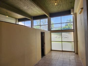 ESPACIO DE 344 m² CON DOBLE INGRESO VEHICULAR