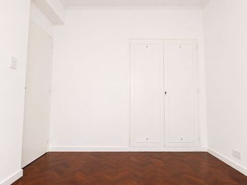 VENTA SEMIPISO DE 4 AMB EN BOEDO APTO CREDITO