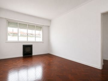 VENTA SEMIPISO DE 4 AMB EN BOEDO APTO CREDITO